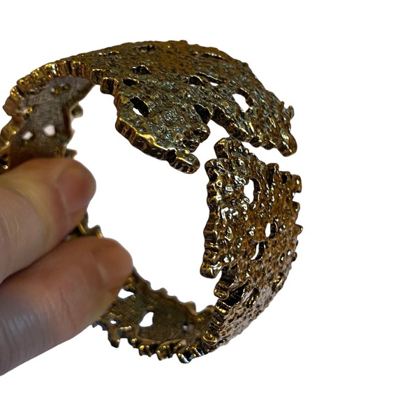 Gold Plated Textured Hinged Cuff Bracelet - Picture 4 of 5